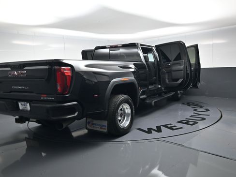 Certified 2022 GMC Sierra 3500 Denali image 34