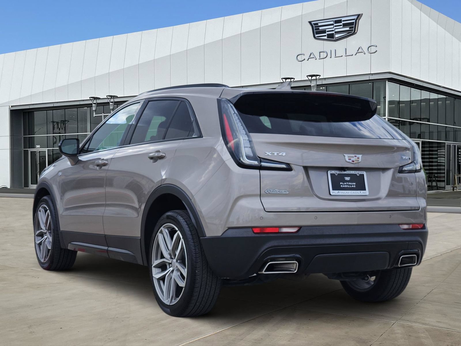 Certified 2023 Cadillac XT4 Sport FWD image 4