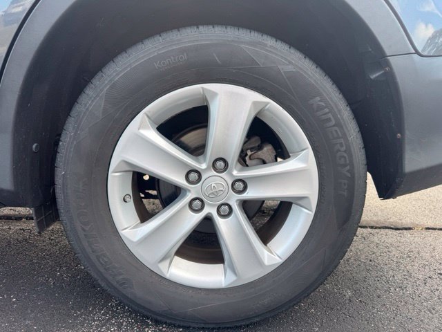 Used 2013 Toyota RAV4 XLE AWD/4WD image 11