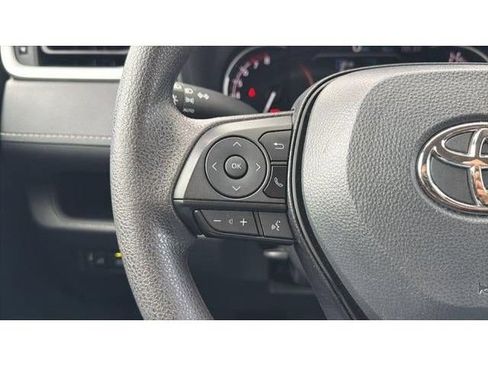 Certified 2025 Toyota RAV4 XLE FWD image 25