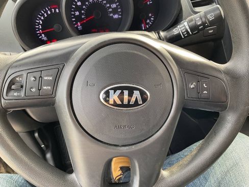 Used 2013 Kia Soul FWD image 20