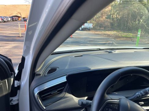 Used 2025 Buick Encore GX Preferred image 32