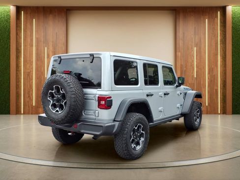 Used 2023 Jeep Wrangler Unlimited Rubicon 4xe w/ Cold Weather Group AWD/4WD image 33