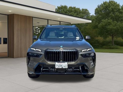 Used 2026 BMW X7 xDrive40i w/ M Sport Package AWD/4WD image 4