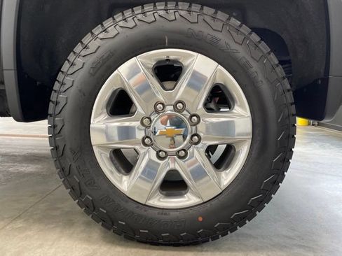 Used 2023 Chevrolet Silverado 2500 LTZ w/ LTZ Convenience Package II AWD/4WD image 15
