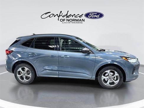 Used 2023 Ford Escape ST-Line image 10