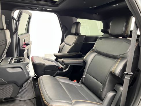 Used 2025 Ford Expedition Tremor AWD/4WD image 16