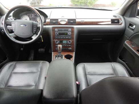 Used 2008 Ford Taurus Limited AWD/4WD image 2