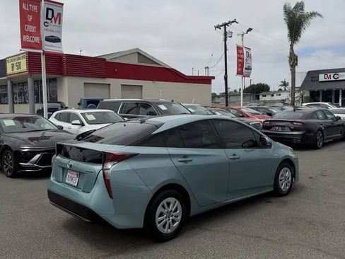 Used 2016 Toyota Prius Two FWD image 3