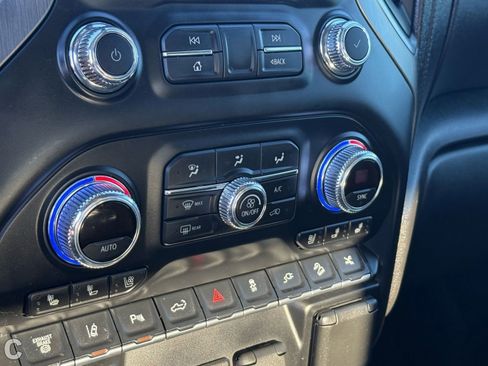 Used 2022 GMC Sierra 3500 Denali w/ Denali Ultimate Package image 22