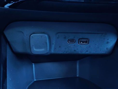 Certified 2025 Chevrolet Trax RS w/ Driver Confidence Package image 21