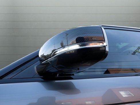 Used 2021 Land Rover Range Rover Sport SVR Carbon Edition image 41