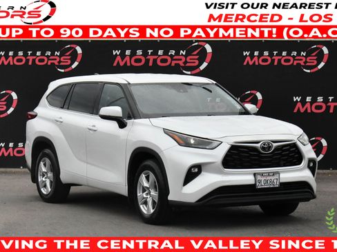 Used 2022 Toyota Highlander LE AWD/4WD image 1