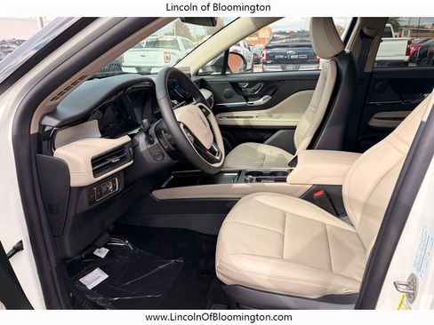 New 2026 Lincoln Corsair Premiere image 38