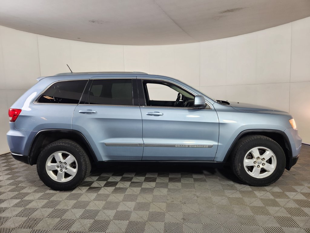 Used 2012 Jeep Grand Cherokee Laredo w/ Laredo E Group AWD/4WD image 9