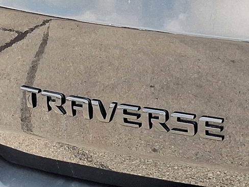 Used 2023 Chevrolet Traverse LT image 32