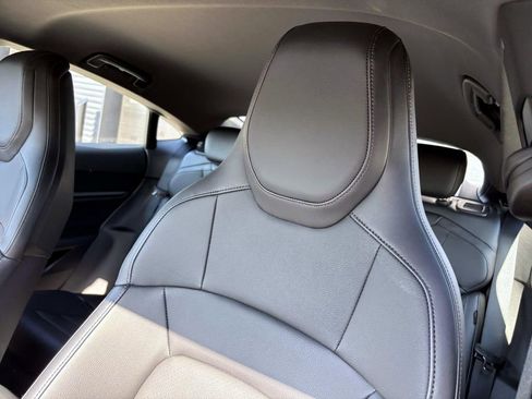 Used 2025 Porsche Taycan image 21