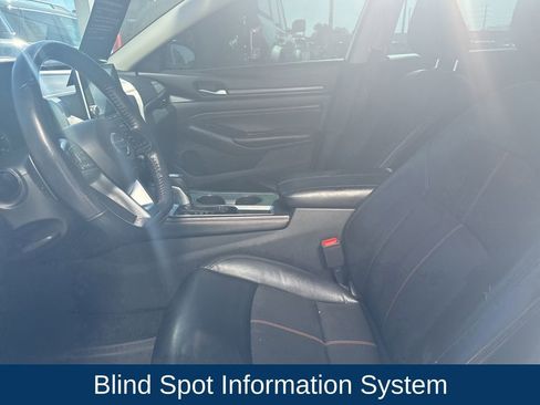 Used 2022 Nissan Altima 2.5 SR w/ Midnight Edition Package image 6