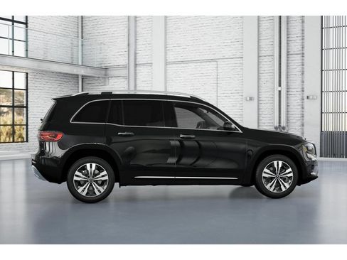 New 2026 Mercedes-Benz GLB 250 4MATIC image 17