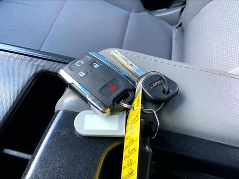 Used 2018 GMC Sierra 2500 4x4 Crew Cab w/ Sierra Convenience Package image 14