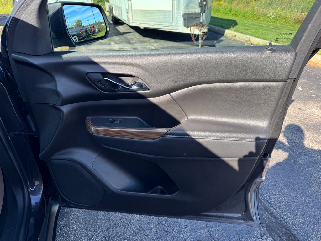 Used 2018 GMC Acadia SLE FWD image 18