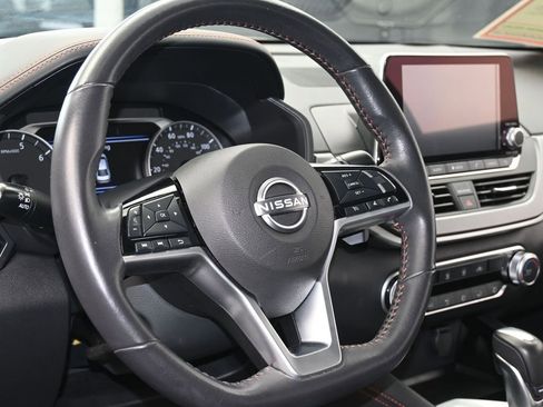 Used 2024 Nissan Altima 2.5 SR image 13