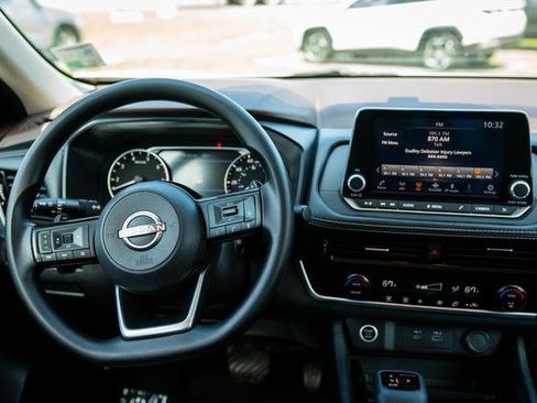 Used 2023 Nissan Rogue SV FWD image 6