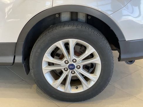 Used 2018 Ford Escape SE image 13