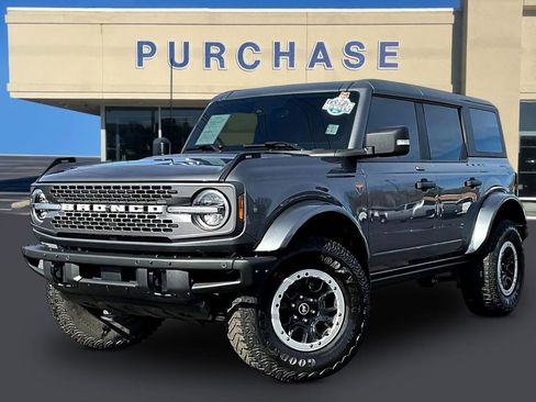 Used 2022 Ford Bronco Badlands image 3