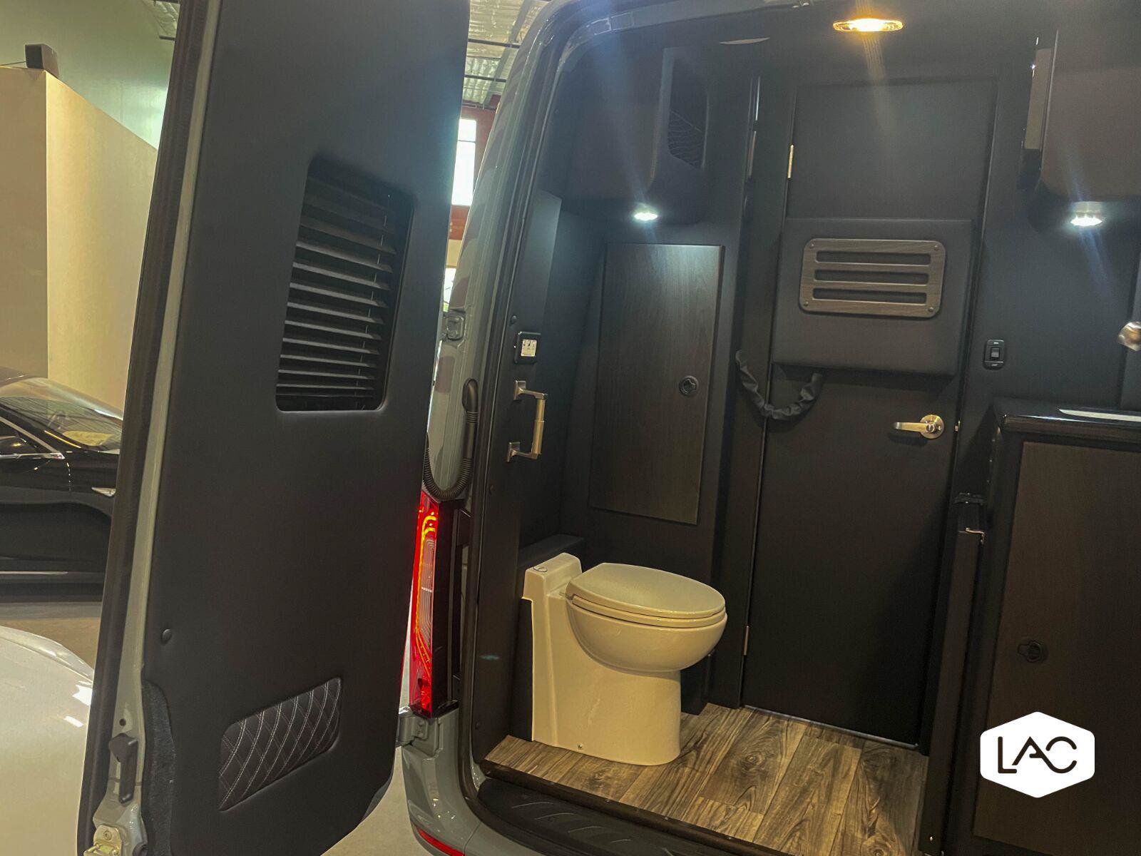 Used 2023 Mercedes-Benz Sprinter 2500 image 14