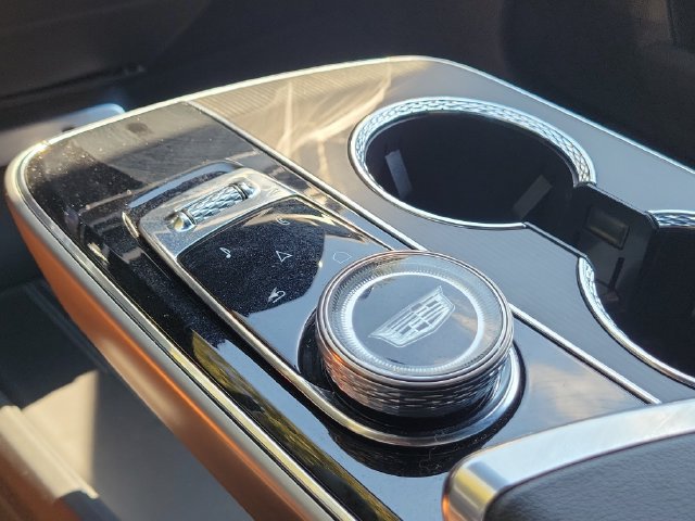 Used 2024 Cadillac Lyriq Sport AWD/4WD image 32