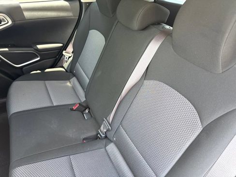 Used 2020 Kia Soul LX FWD image 16