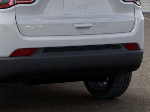 Used 2026 Jeep Compass Limited AWD/4WD image 13