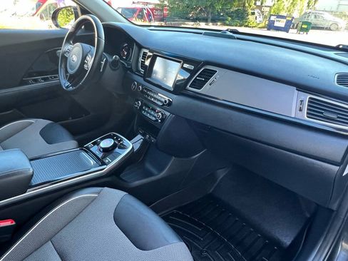 Used 2019 Kia Niro EX w/ Cold Weather Package 2.0 FWD image 21