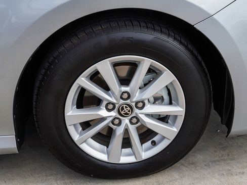 Used 2025 Toyota Camry LE FWD image 10