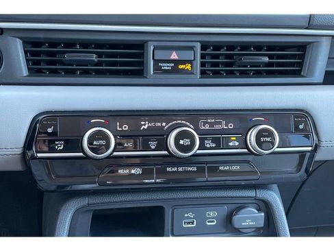 Certified 2025 Honda Pilot EX-L image 28