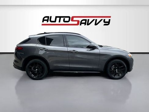 Used 2021 Alfa Romeo Stelvio Sprint w/ Nero Edizione image 8