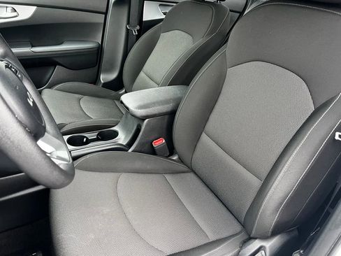 Used 2022 Kia Forte LXS image 10
