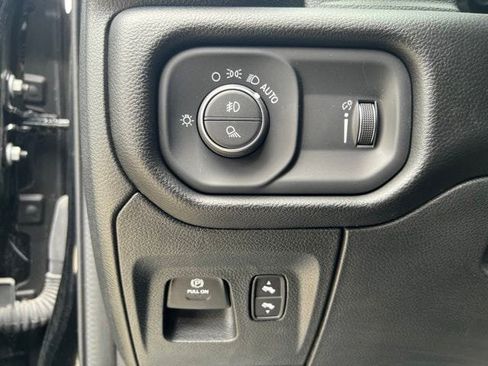 Used 2023 RAM 1500 Big Horn AWD/4WD image 18