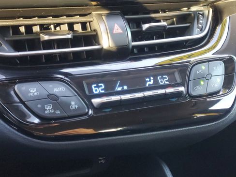 Used 2020 Toyota C-HR LE image 27