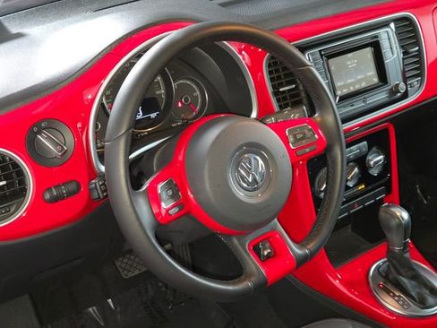 Used 2019 Volkswagen Beetle 2.0T S image 27