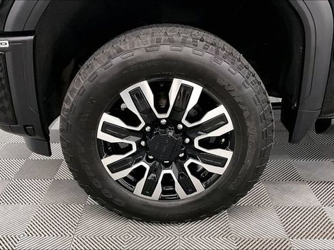 Used 2025 GMC Sierra 2500 Denali Ultimate AWD/4WD image 10