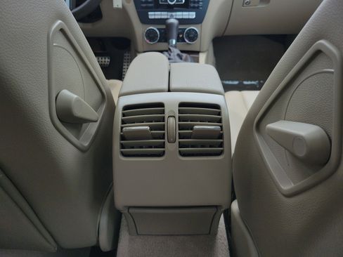 Used 2014 Mercedes-Benz C 300 4MATIC Sedan image 22