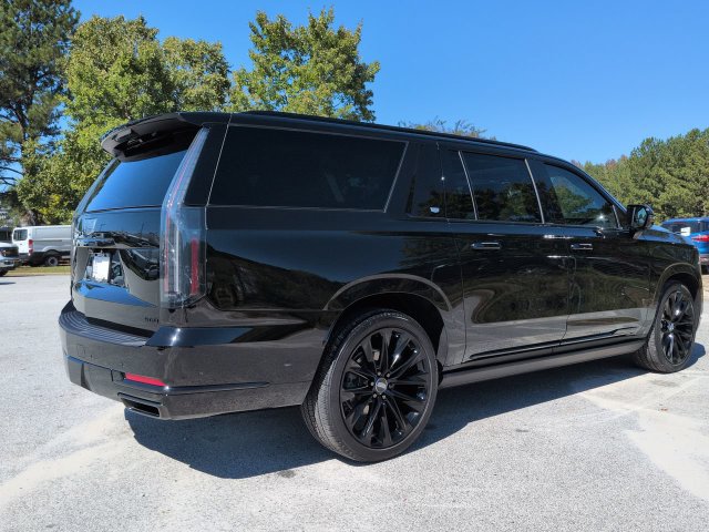 Used 2026 Cadillac Escalade ESV Platinum Sport w/ LPO, ONYX Package AWD/4WD image 4