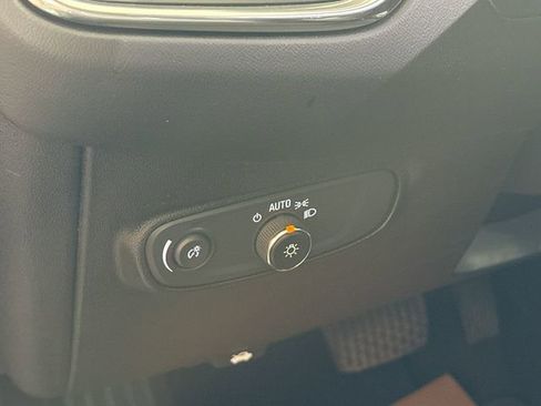 Used 2019 Chevrolet Equinox LT AWD/4WD image 11