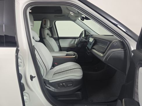 Used 2025 Rivian R1S Adventure AWD/4WD image 23