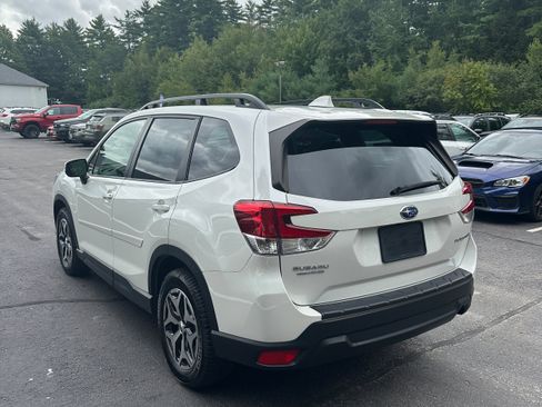 Used 2023 Subaru Forester Premium AWD/4WD image 7