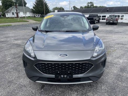 Used 2022 Ford Escape SE image 2