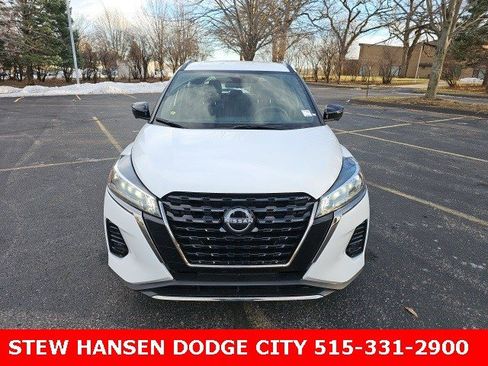 Used 2024 Nissan Kicks SR image 9