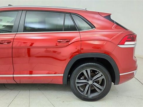 Used 2021 Volkswagen Atlas Cross Sport SE w/ Panoramic Sunroof Package image 10